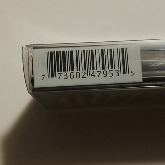 MAC Hyper Real Glow in Get It Glowin - Picture 7 of 8